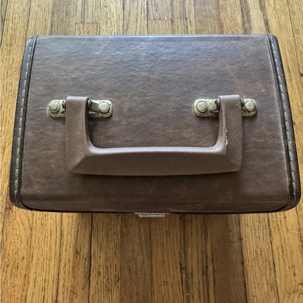 Lot Of 45 1970s 7” 45rpm Records with Case - Picture 11 of 11